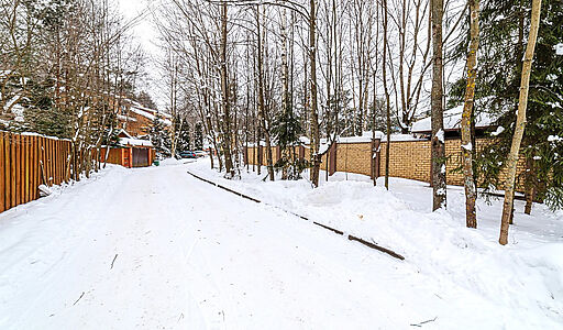 Дом с лесным участком в КП Лесной