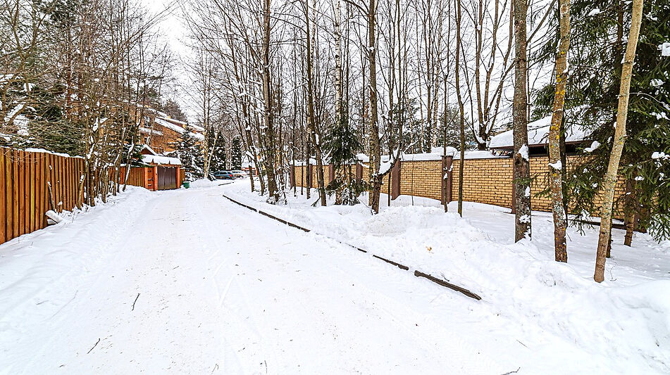 Дом с лесным участком в КП Лесной