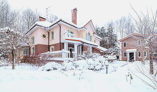 Дом с лесным участком в КП Лесной