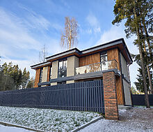 Новый дом в лесу в Сходне