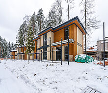 Новый дом в лесу в Сходне