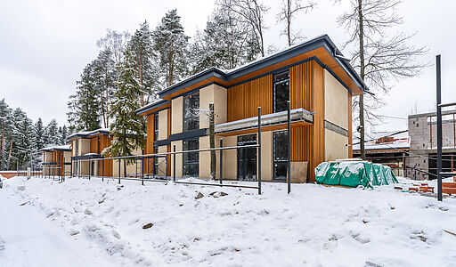 Новый дом в лесу в Сходне