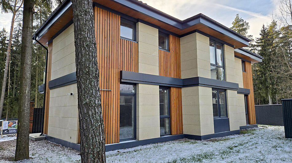 Новый дом в лесу в Сходне