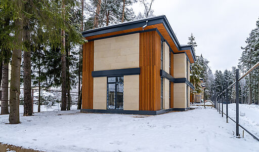 Новый дом в лесу в Сходне