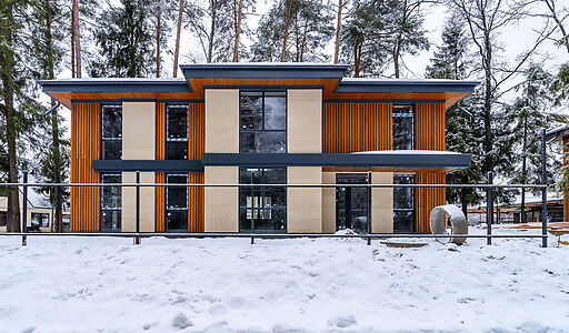 Новый дом в лесу в Сходне