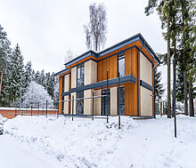 Новый дом в лесу в Сходне
