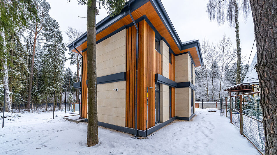 Новый дом в лесу в Сходне