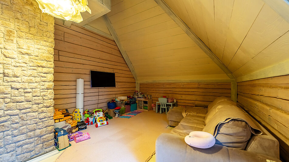 Сказочный дом в лесу Загорянский