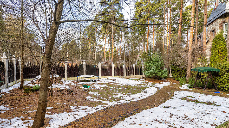 Сказочный дом в лесу Загорянский