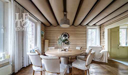 Сказочный дом в лесу Загорянский