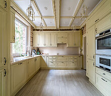 Сказочный дом в лесу Загорянский