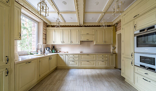 Сказочный дом в лесу Загорянский