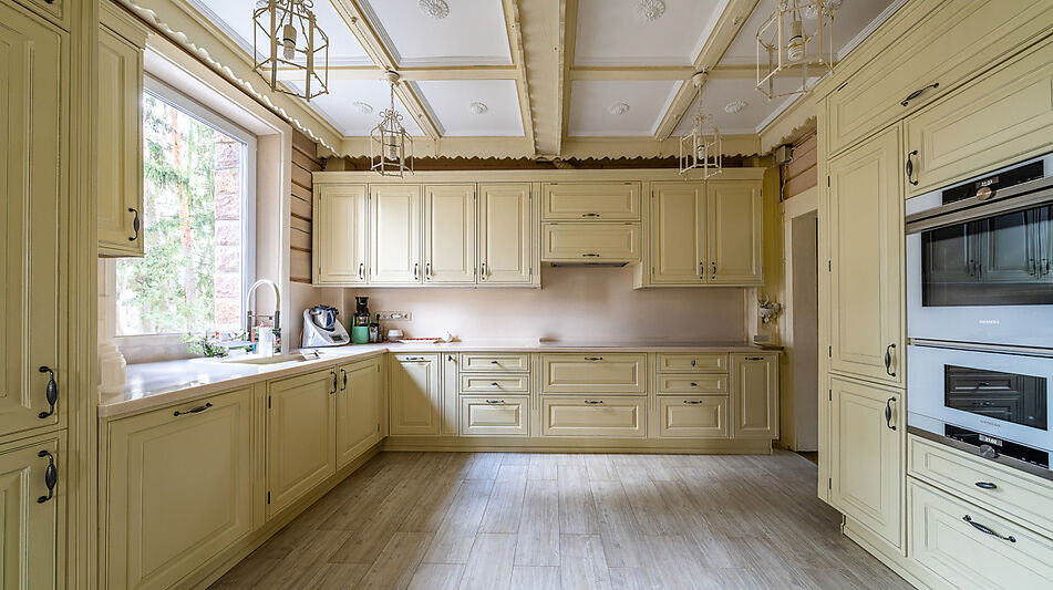 Сказочный дом в лесу Загорянский