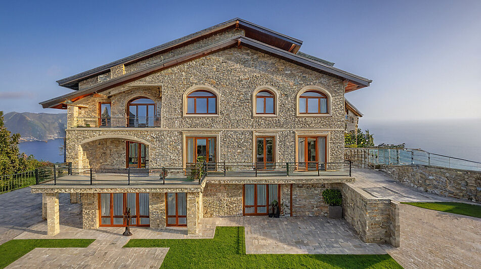 Дом у воды в КП Адмирал