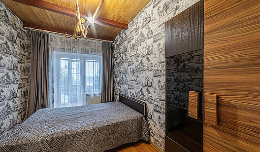 Дом с бассейном в Петрово-Дальнем