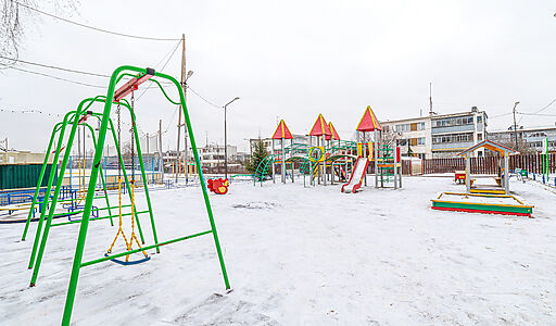 Дом с бассейном в Петрово-Дальнем