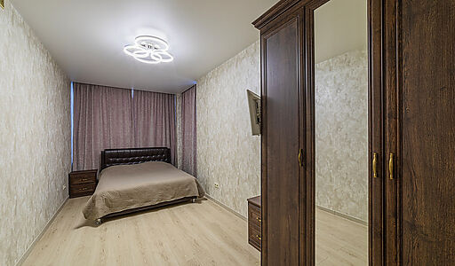 Дом с бассейном в Петрово-Дальнем