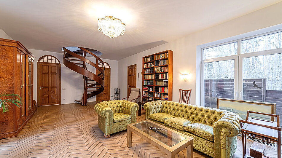 Дом в лесу в п. Николина гора