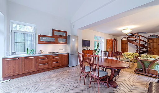 Дом в лесу в п. Николина гора