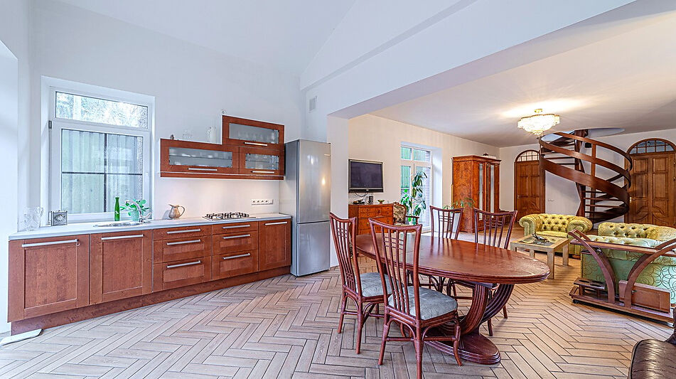 Дом в лесу в п. Николина гора