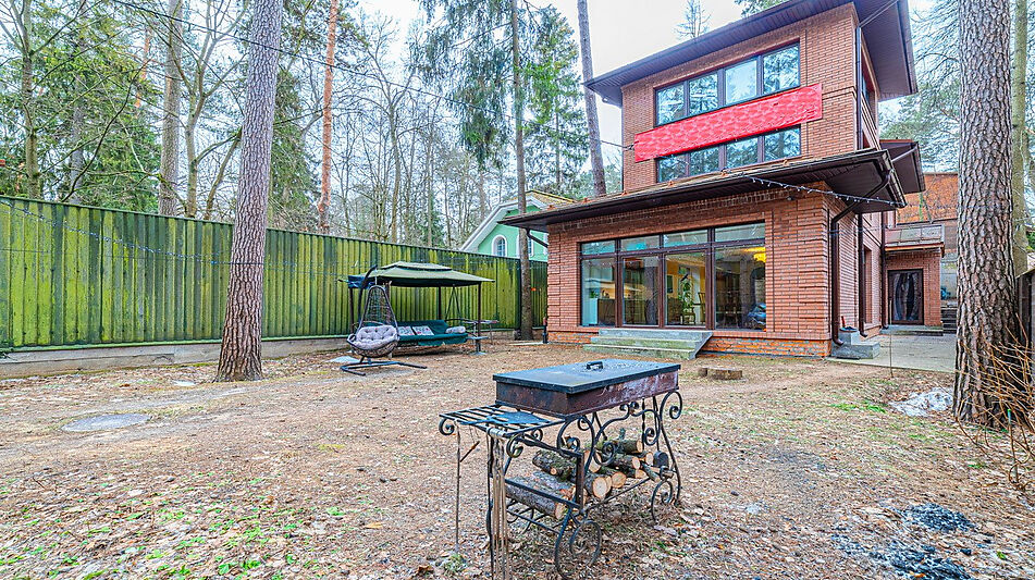 Дом в лесу в п. Николина гора