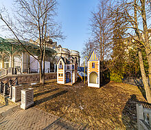 Таунхаус у озера в КП Довиль