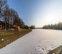 Таунхаус у озера в КП Довиль