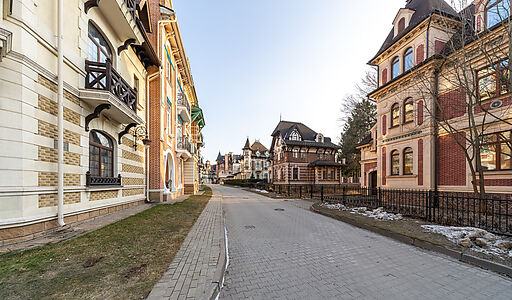 Таунхаус у озера в КП Довиль