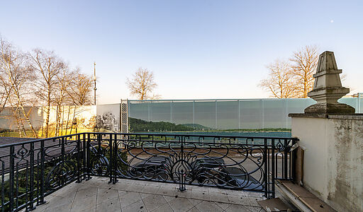 Таунхаус у озера в КП Довиль