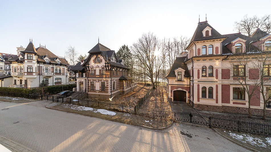 Таунхаус у озера в КП Довиль