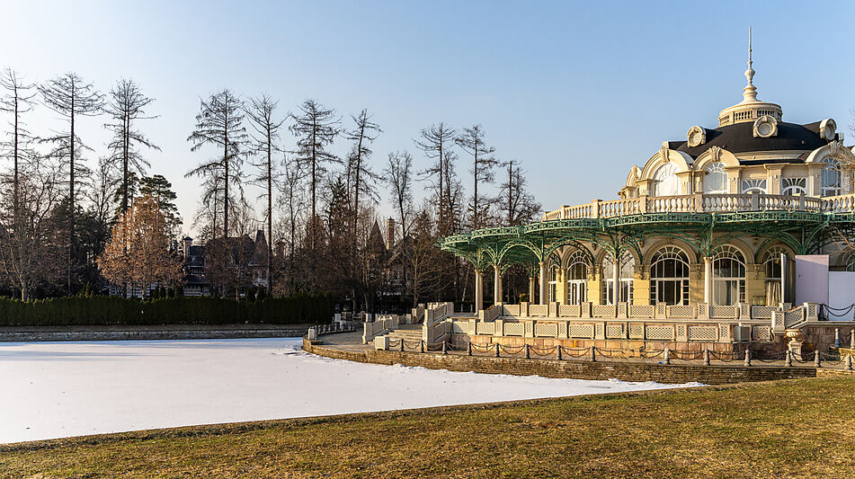 Таунхаус у озера в КП Довиль