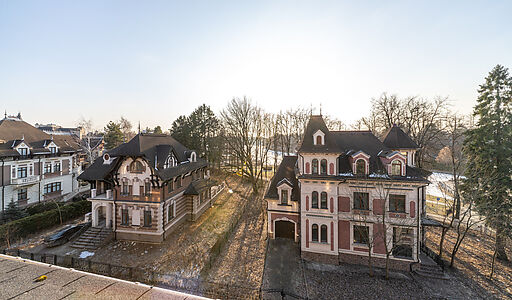 Таунхаус у озера в КП Довиль