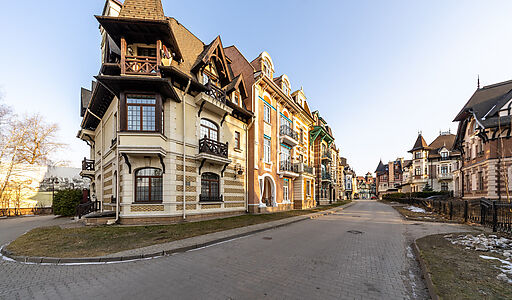 Таунхаус у озера в КП Довиль