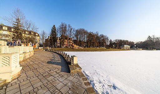 Таунхаус у озера в КП Довиль