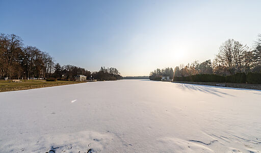 Таунхаус у озера в КП Довиль