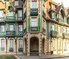 Таунхаус у озера в КП Довиль