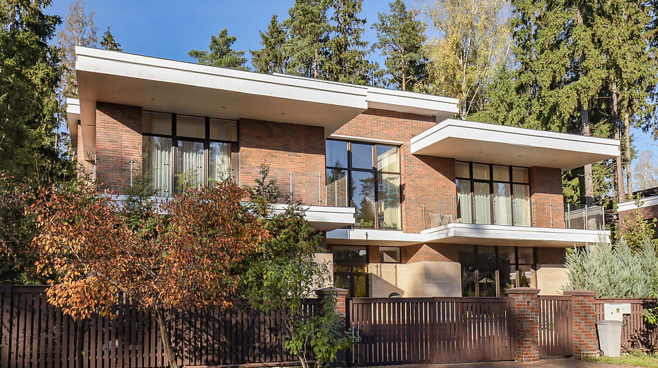 Современный дом в КП Новогорск-7