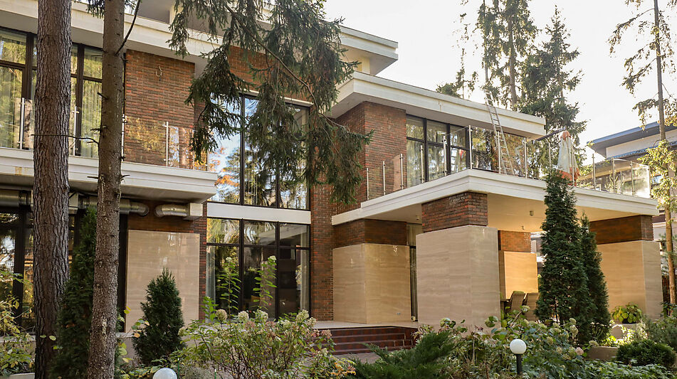 Современный дом в КП Новогорск-7