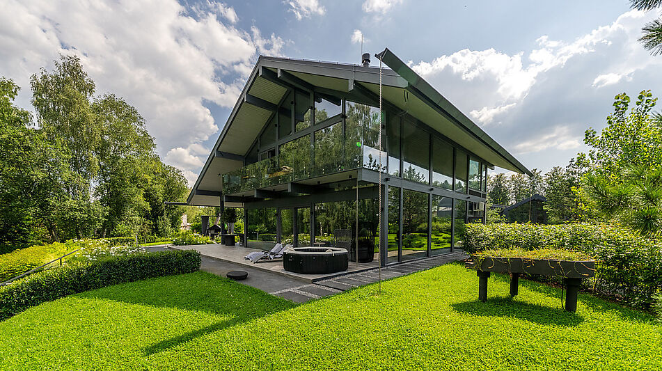 Дом у воды в КП Полуостров