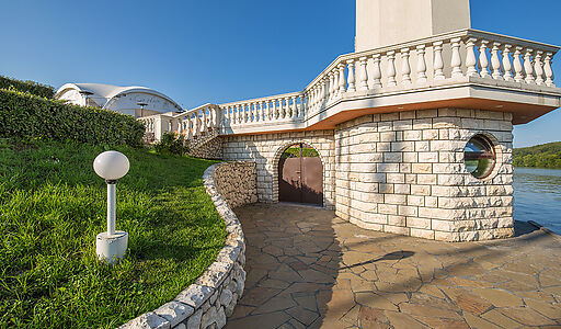 Белый берег