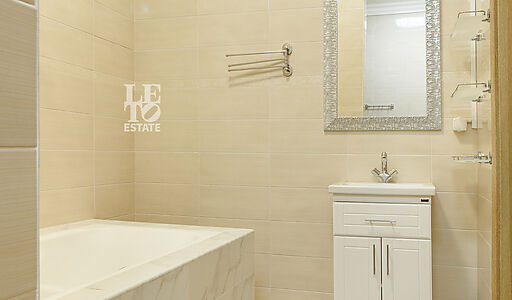 Таунхаус с гаражом в Парк Авеню