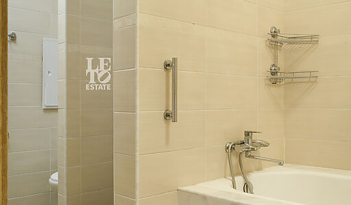 Таунхаус с гаражом в Парк Авеню