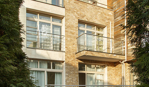 Таунхаус с гаражом в Парк Авеню