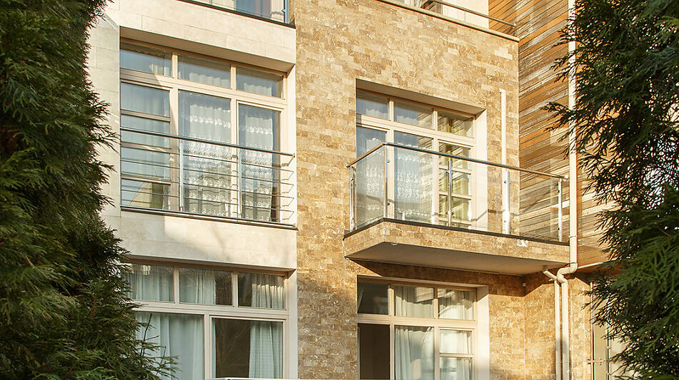 Таунхаус с гаражом в Парк Авеню