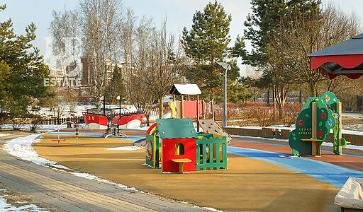 Таунхаус с гаражом в Парк Авеню