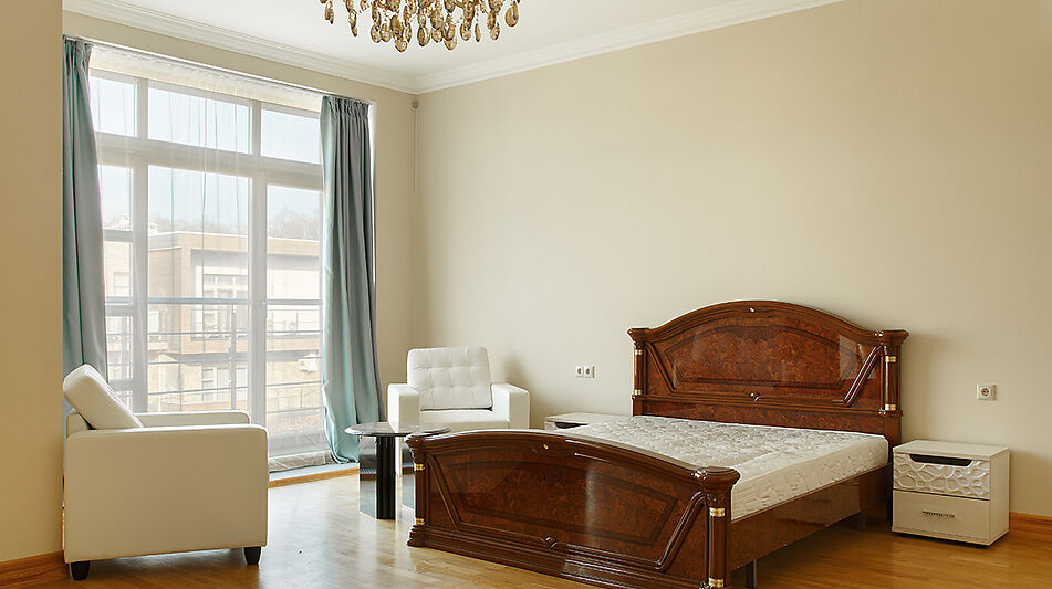 Таунхаус с гаражом в Парк Авеню