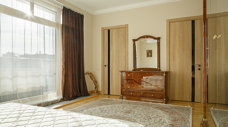 Таунхаус с гаражом в Парк Авеню