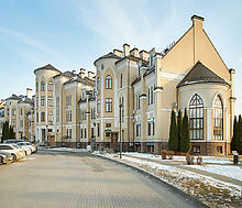 Таунхаус с гаражом в Парк Авеню