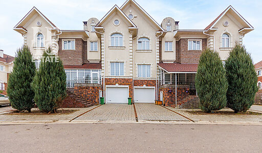 Таунхаус с гаражом в КП Онегино