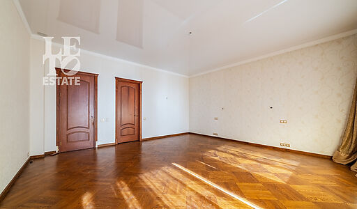 Видовая квартира в Зеленых Холмах